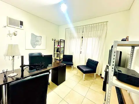 Casa en Venta con 6 cocheras