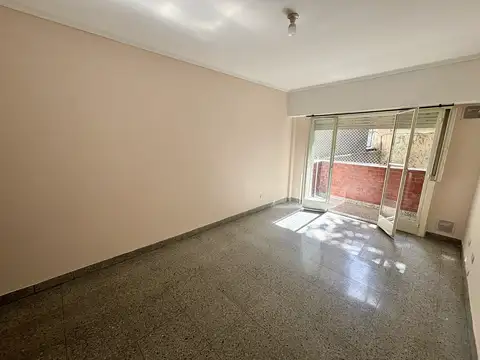 Depto Tipo Casa en Venta en Caballito, USD 109.000