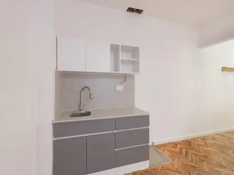 VENTA OFICINA APTO PROFESIONAL RECICLADO