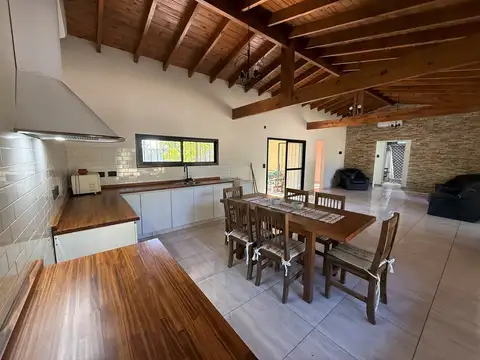 Casa en Venta con 1 cochera