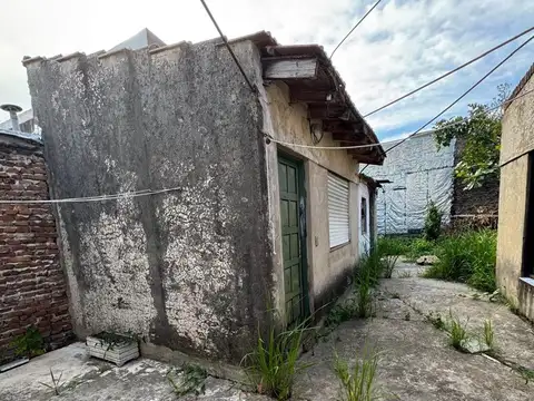 Casa en Venta en Valentin Alsina a refaccionar