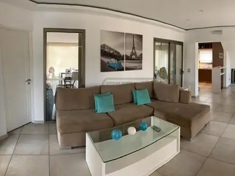 Casa Monoambiente con 4 baños