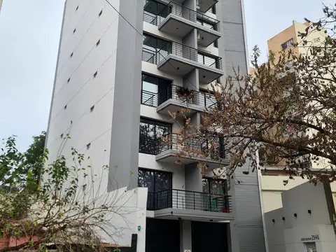 Enzo Bordabehere 2946, Villa del Parque. Piso 3. Al frente. Monoambiente con balcón a estrenar. Superficie 36 m2. Terraza común del edificio con parrilla y vista panorámica. Apto crédito