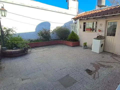 Depto Tipo Casa 4 ambientes con 1 baño