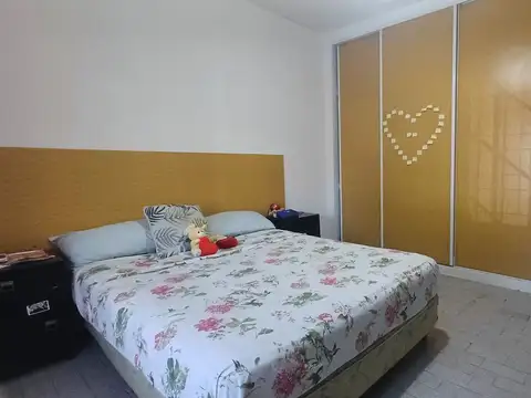 CASA 3 DORM + QUINCHO + COCHERA + DPTO-SOLANO