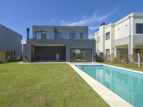 Venta Casa 4 dormitorios en Villa Marina II