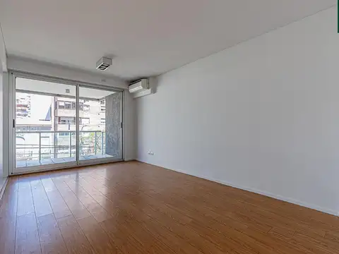 2 AMBIENTES AL FRENTE CON COCHERA