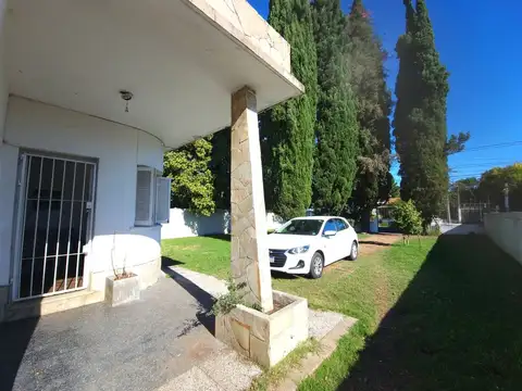 Venta casa 3 dorm, fondo, jardín Garage Colón