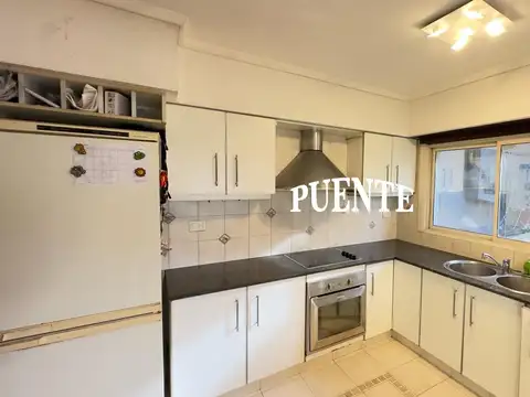 Casa en Venta con 5 cocheras