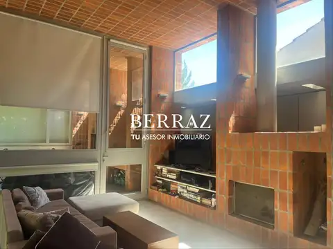 Casa en Venta en Robles Del Monarca, USD 240.000