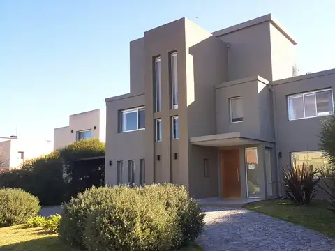 Casa en Alquiler en Fincas de Iraola II, Countries y Barrios Cerrados en Berazategui