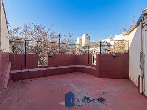 CASA - VENTA - COLEGIALES - 4 AMB - TERRAZA - A REFACCIONAR - IDEAL COMERCIAL