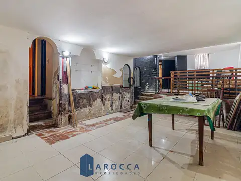CASA - VENTA - COLEGIALES - 4 AMB - TERRAZA - A REFACCIONAR - IDEAL COMERCIAL