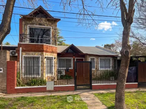VENTA | PERMUTA - Casa 3 dormitorios con posibilidad de 4, piscina y jardín. Funes - APTA CRÉDITO.
