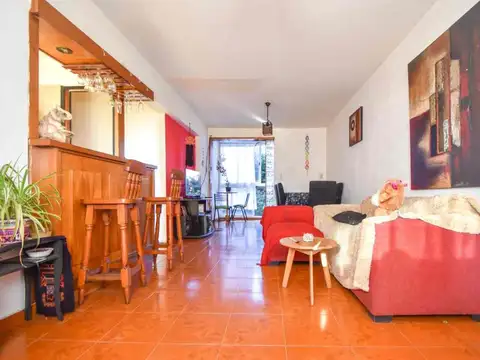 VENTA Departamento  4 ambientes  Frente con Balcón