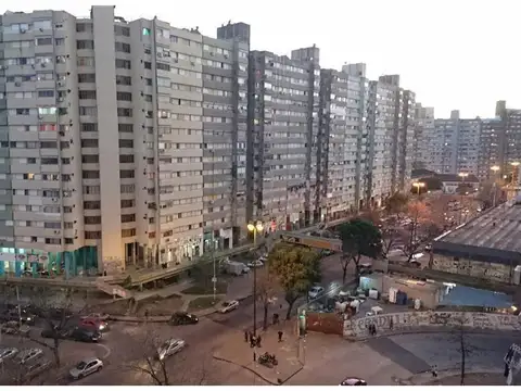 Vendo Depto. 3 amb - EXC. EDIFICIO 