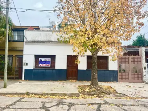 CASA TIPO PH AL FRENTE A RECICLAR Y/O REFACCIONAR