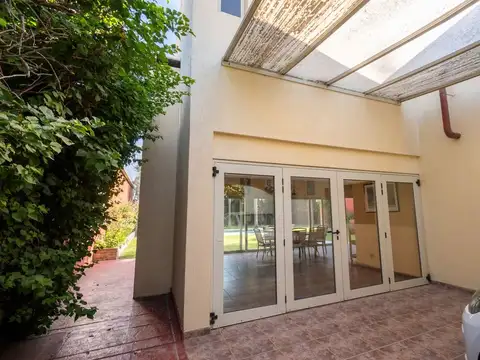 Casa 7 ambientes con 3 baños