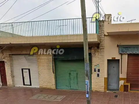 Oportunidad! 2 Locales y 3 Deptos. en Block - 375m²