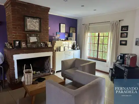 Casa en Venta con 2 cocheras