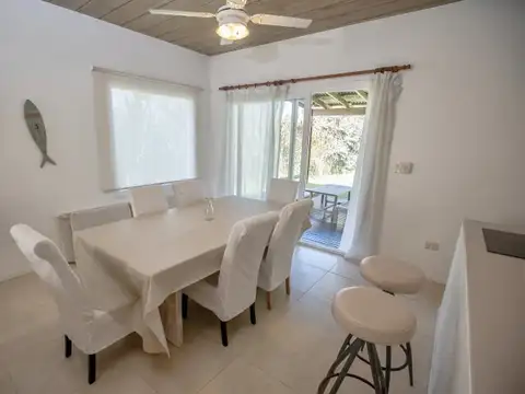 Casa 4 ambientes con 3 baños