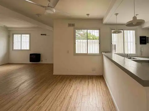 Depto Tipo Casa en Venta de 3 ambientes