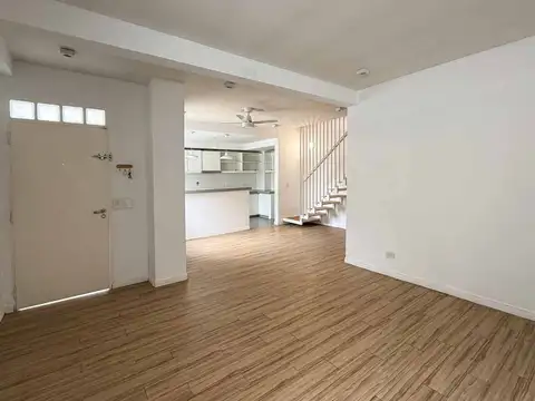 Depto Tipo Casa en Venta en Martinez, USD 198.000