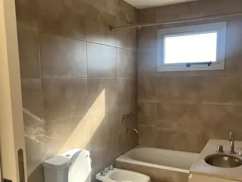 DEPARTAMENTO 2 AMBIENTES - DOBLE BALCON - AL FRENTE