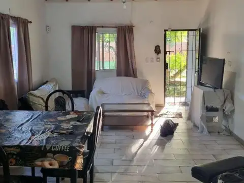 Casa 3 ambientes con 1 baño