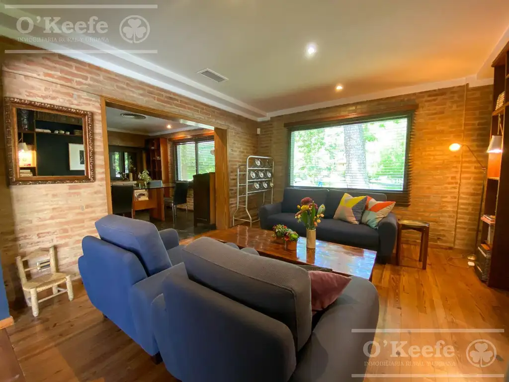 Casa en Alquiler en Abril Club De Campo