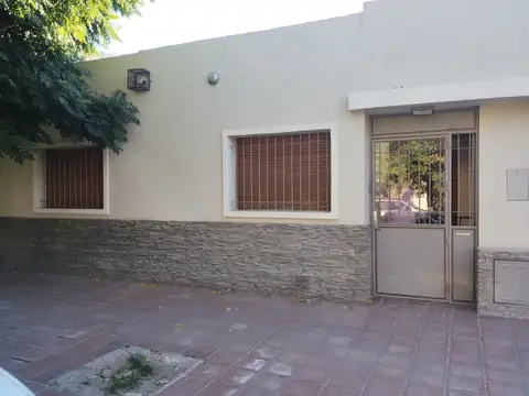 CASA EN VENTA General Roca 