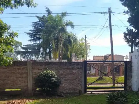 CASA DE 3 AMBIENTES EN VENTA - PARQUE SAN MARTIN