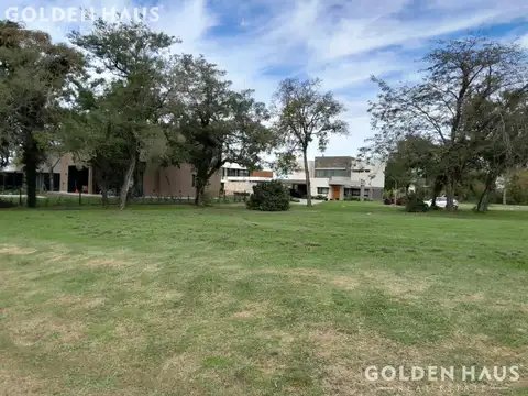 Terreno en Venta 25  mts Frente