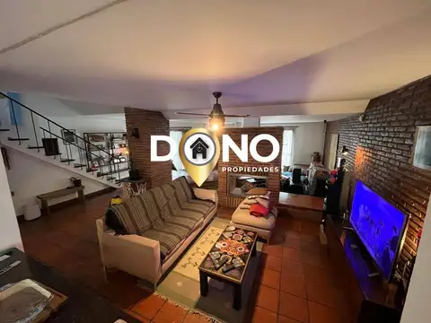 Casa en Venta con 4 cocheras