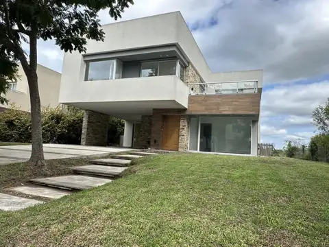 Casa En Venta, Puertos Del Lago