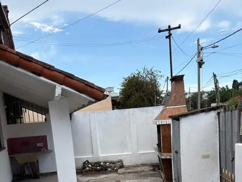 Casa en Alquiler con 1 cochera