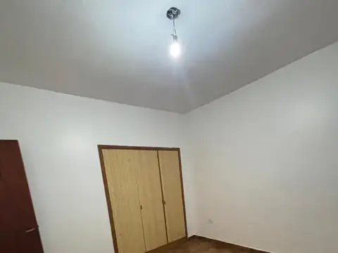 Casa de 3 ambientes en alquiler en Luis Guillon