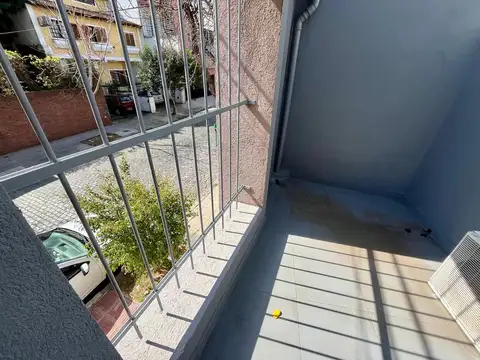 Depto Tipo Casa en Venta en Flores, USD 149.000