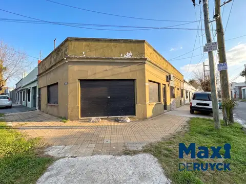 Comodoro Rivadavia esquina Alem, Bernal