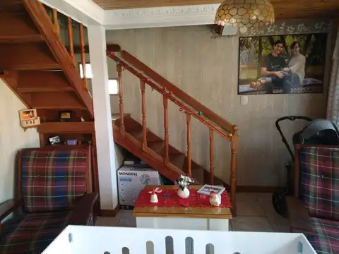 En lote propio, 2 casas independientes (ideal 2 familias)