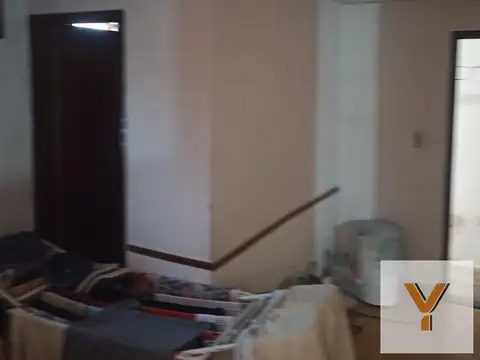 Casa 8 ambientes con 3 baños