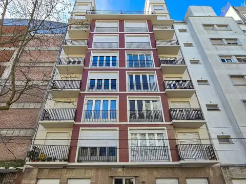 Departamento 3 amb. con 2 patios. Reciclado - Falucho y Sarmiento