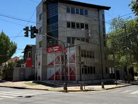 ALQUILER LOCAL COMERCIAL EN LIBERTADOR LA LUCILA / OLIVOS / VICENTE LOPEZ