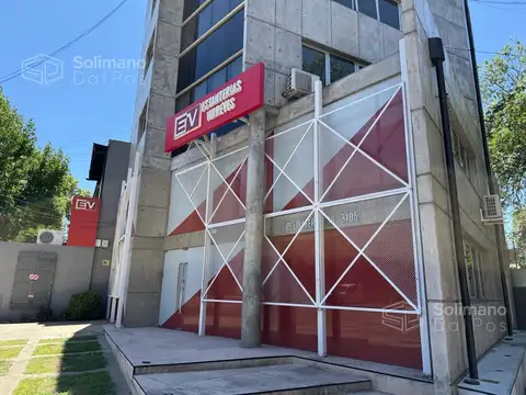 Local en Alquiler en Olivos, USD 3.500