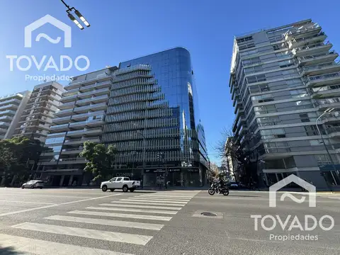 En Alquiler! Oficina en Edificio de Categoría!