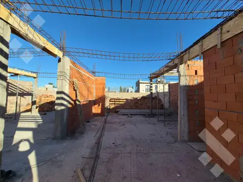 VENTA Duplex (EN POZO) 3 dorm   estudio   pileta en pozo. B° Las Calandrias - Cipolletti