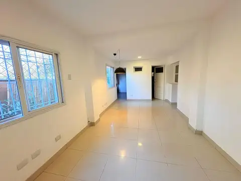 Depto Tipo Casa en Venta en San Isidro Vias / Rolon, USD 164.000
