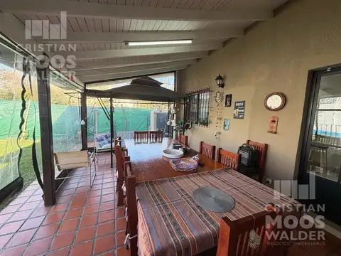 Casa 4 ambientes con 2 baños