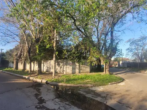 VENTA DE LOTE EN CRUCE VARELA