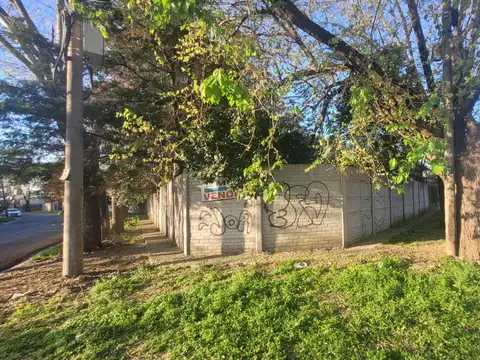 VENTA DE LOTE EN CRUCE VARELA